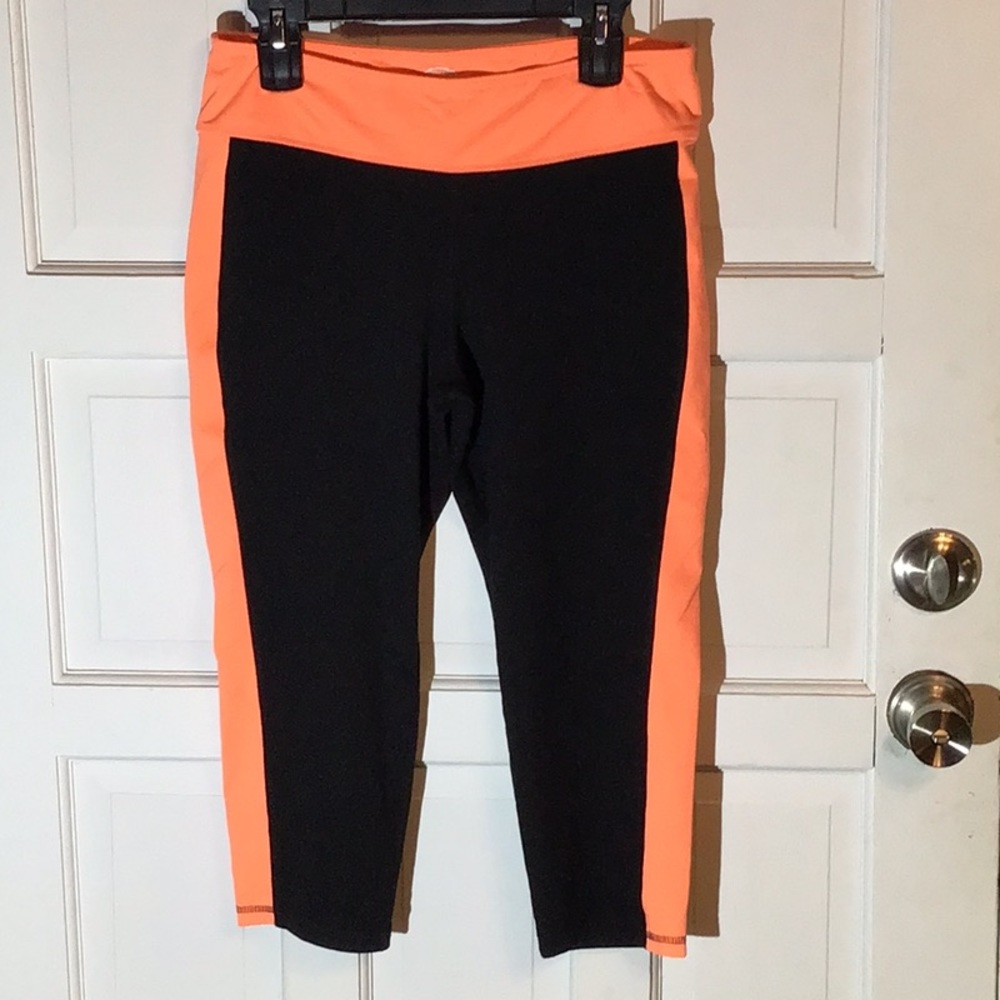 SO YOGA CAPRI PANTS